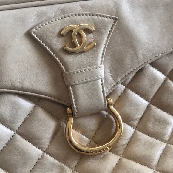 Chanel RARE Vintage NOT AVAILABLE RIGHT NOW💓 - Picture 6 of 8